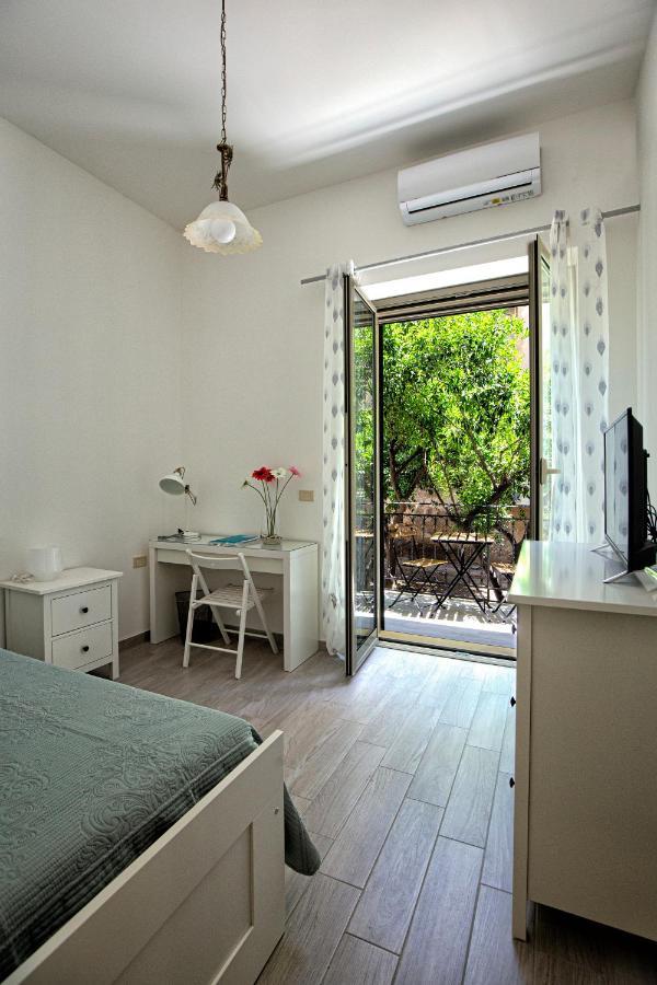 Garden House: Apartments And Rooms For Holidays Palermo Exterior photo